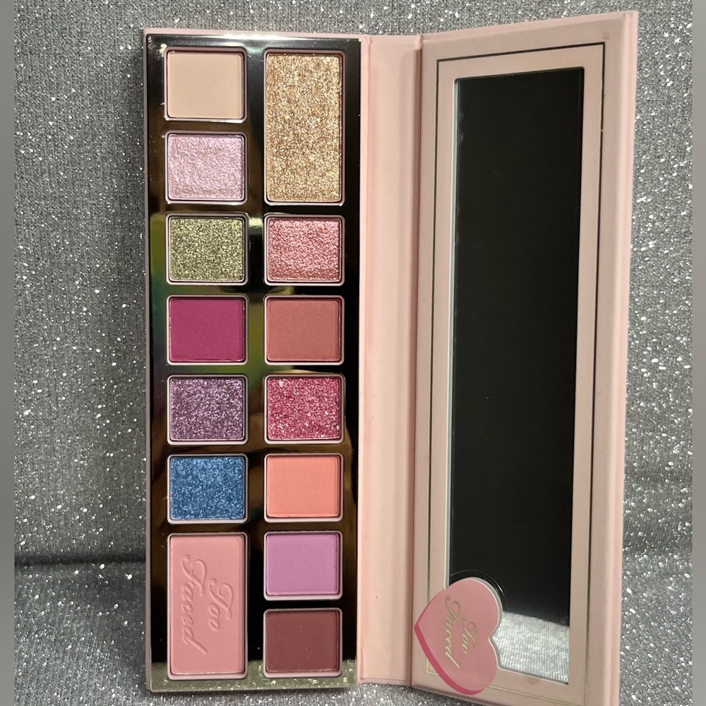 👀Too Faced Positively Playful Eyeshadow Palette